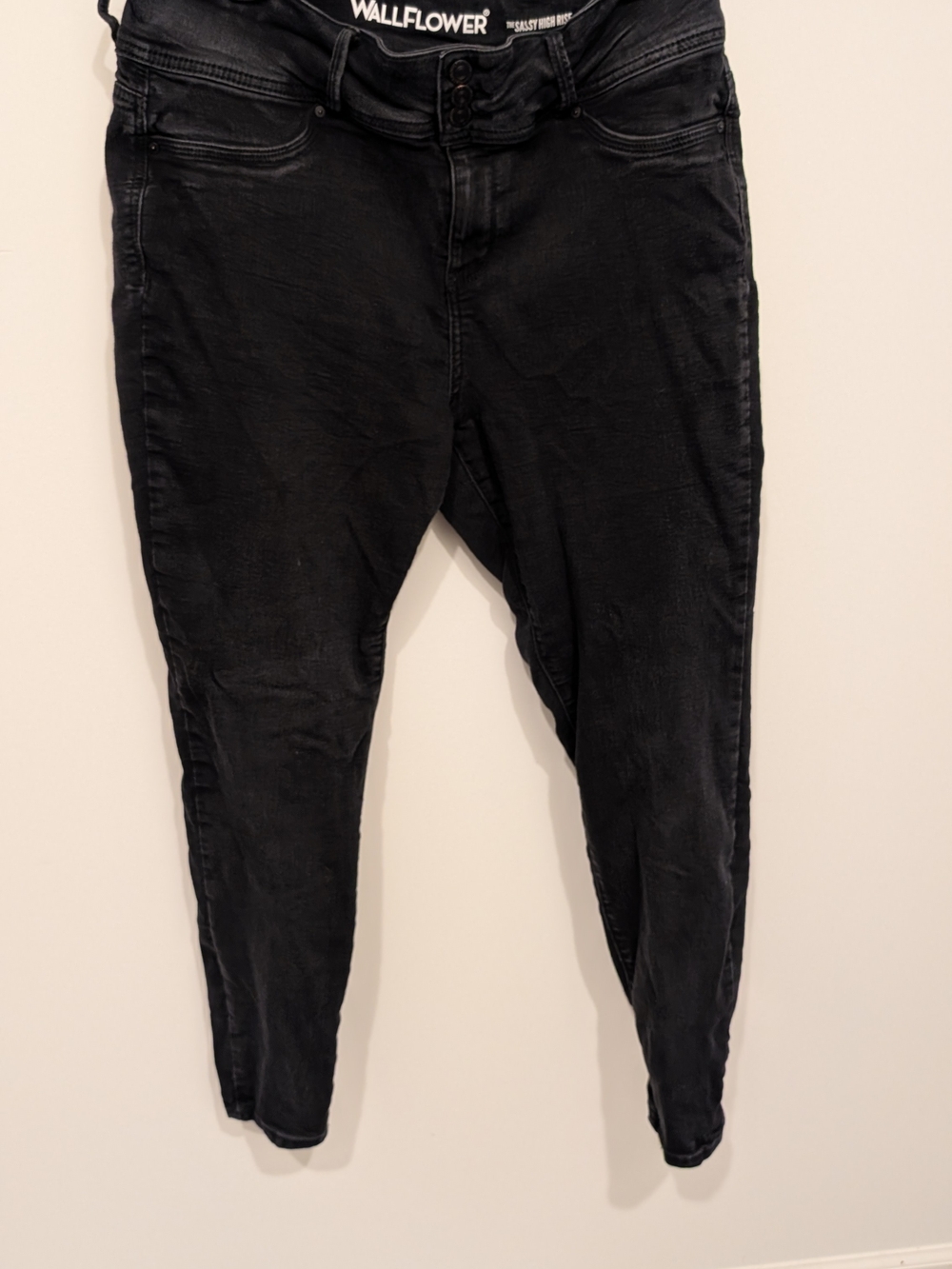 Wallflower Women's Black High-Rise Skinny Jeans